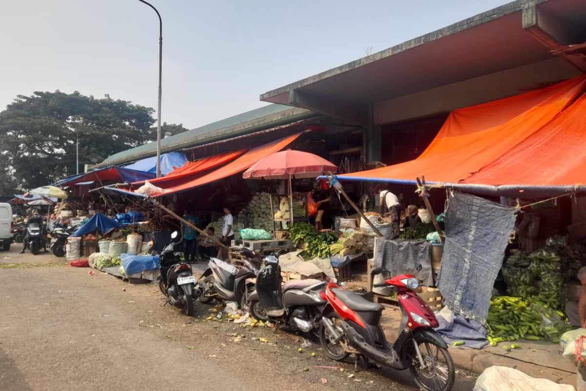 Preman berkedok ormas memeras pedagang di Pasar Induk Kramat Jati