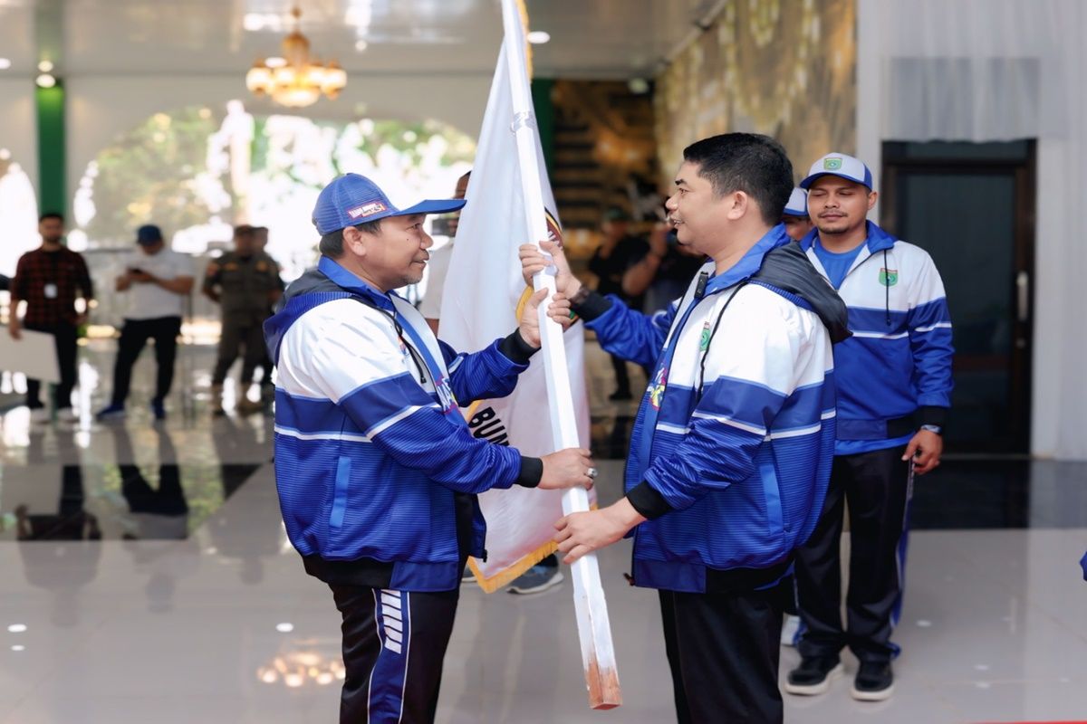 Bupati Tanah Bumbu lepas kontingen Tanah Bumbu ke POPDA 2025