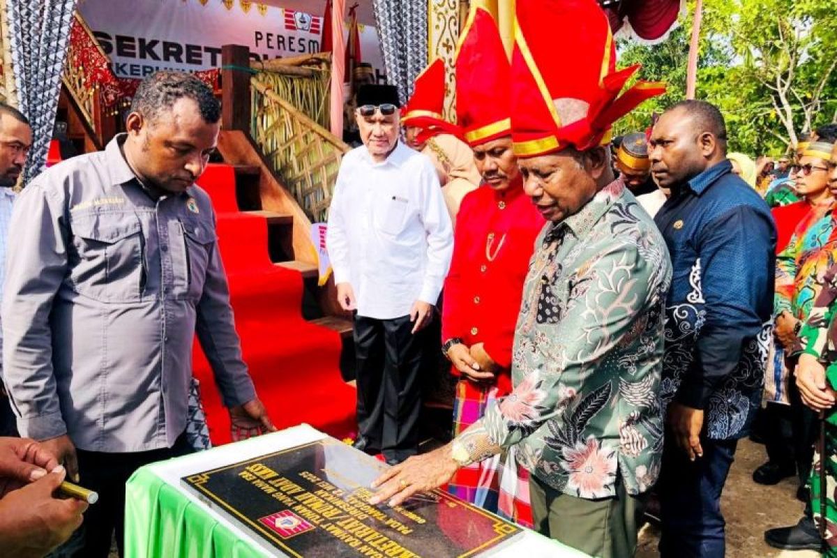 Hasan Achmad: Rumah Adat Sulsel di Kaimana simbol keberagaman budaya