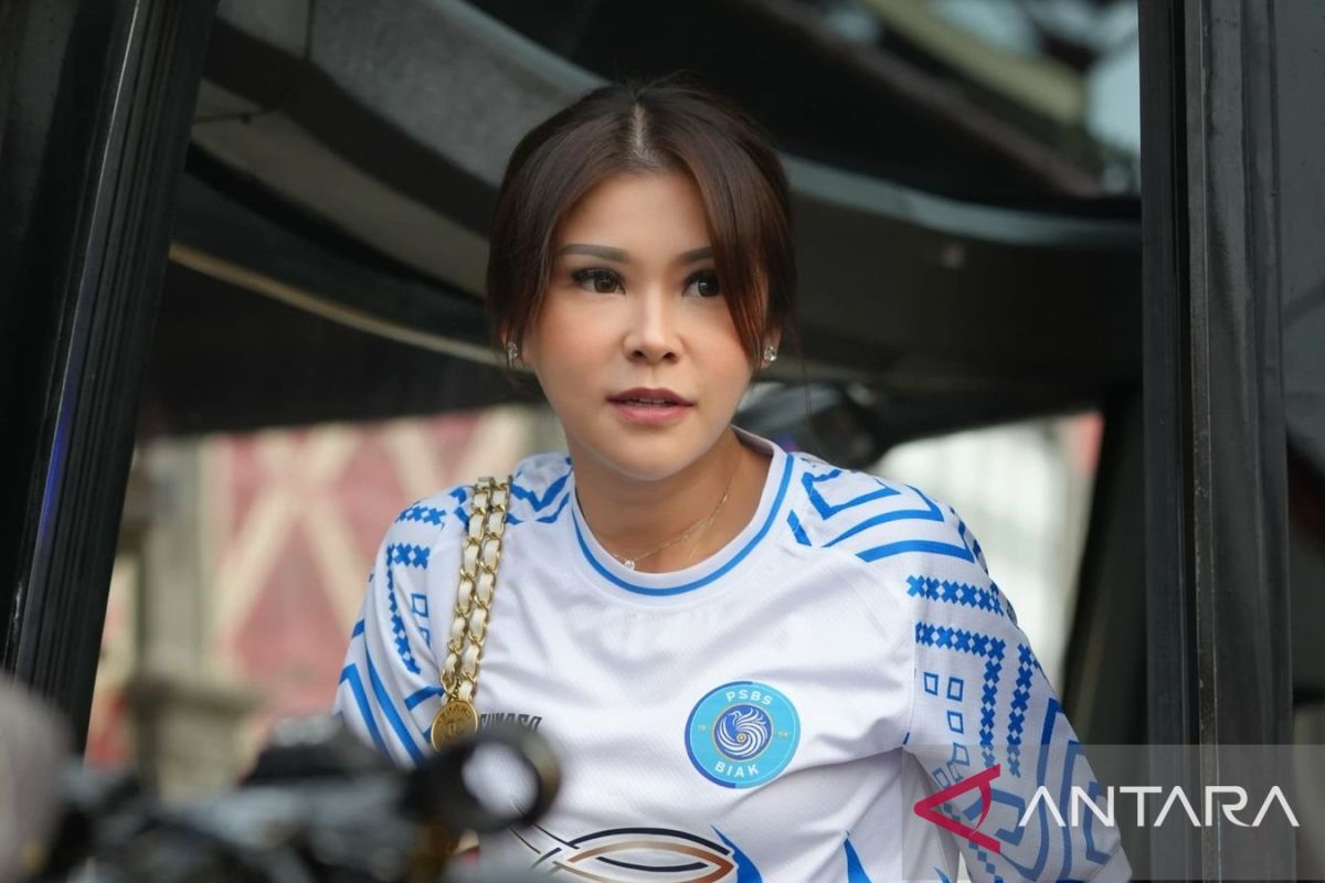 Presdir klub Eveline Sanita mundur dari PSBS Biak setelah akhir musim