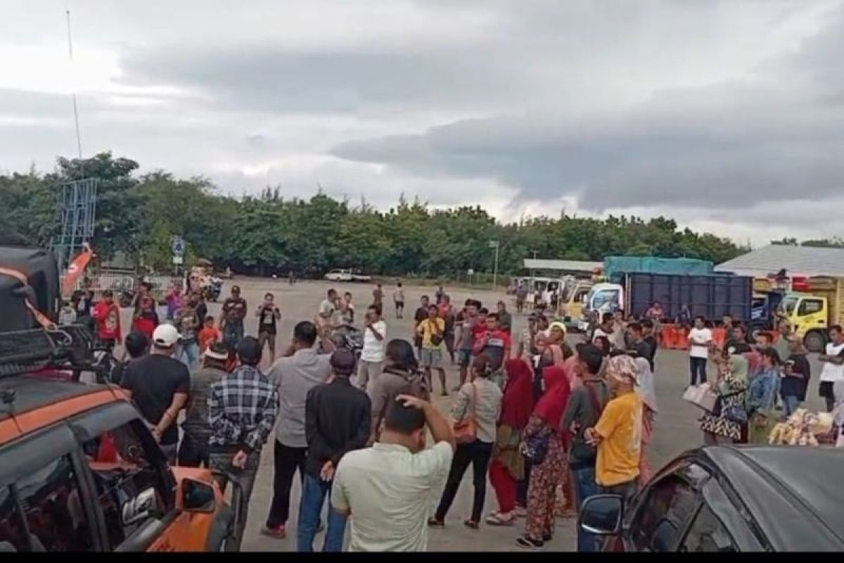 Terpopuler:  Pelabuhan Poto Tano diblokade, Pelabuhan Kayangan tetap buka, harga emas hingga perbaikan jalur pendakian Gunung Rinjani