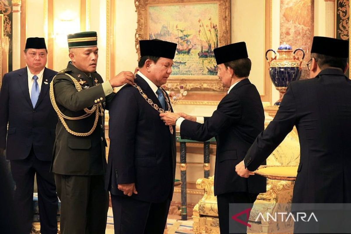 Kemarin, bintang kebesaran dari Brunei hingga Ketua Dewan Pers baru