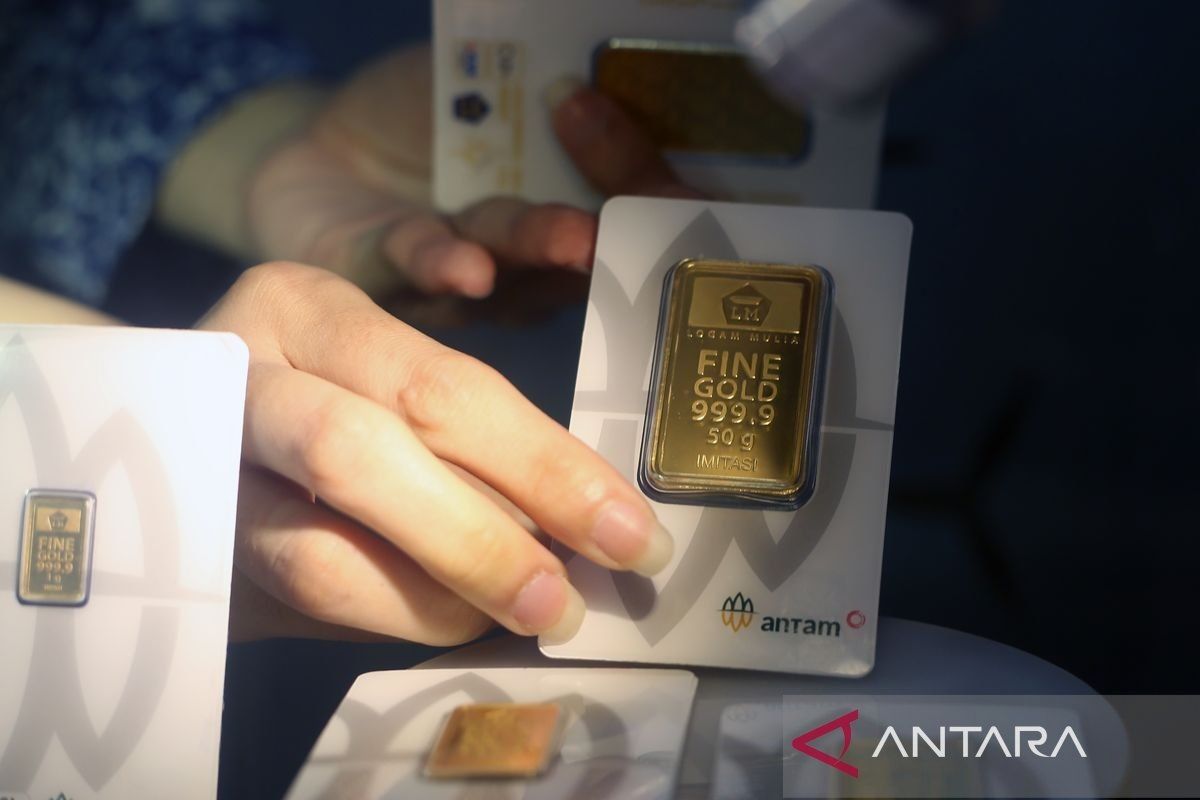 Harga emas di Pegadaian hari ini kembali anjlok hingga Rp22.000 per gram