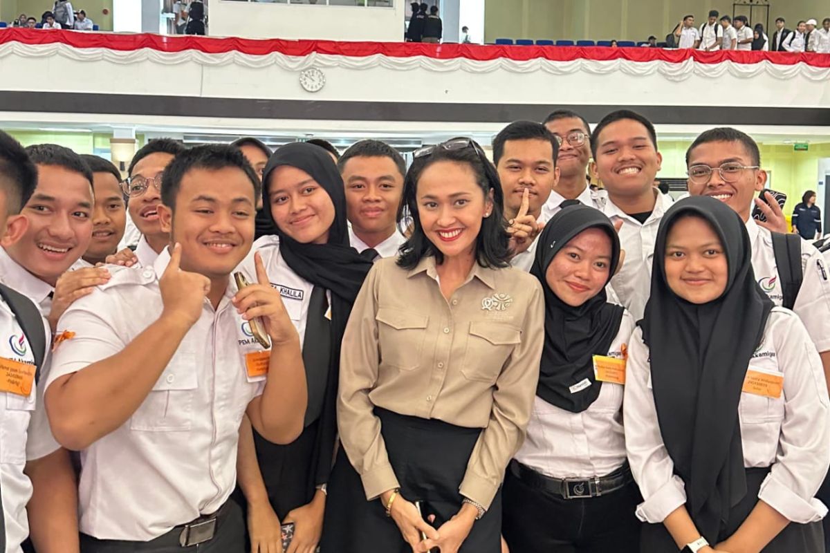 Wamen P2MI dorong lulusan PEM Akamigas bersaing di luar negeri