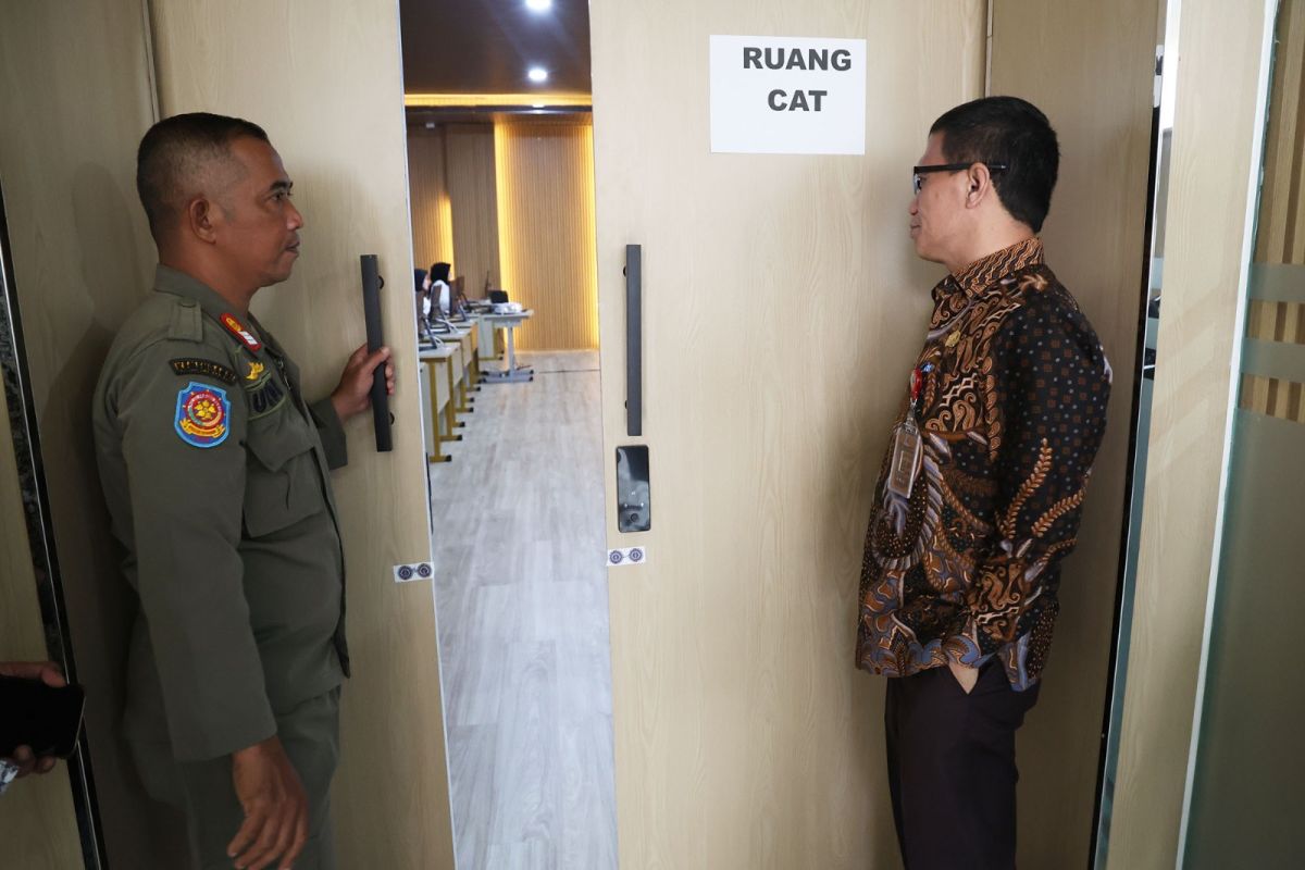Gubernur Andra Soni cari solusi tanggapi laporan rekrutmen RSUD bermasalah