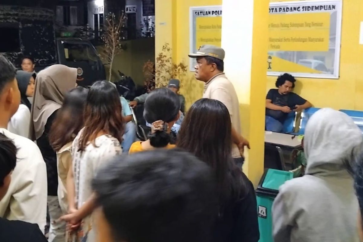20 muda-mudi di Padangsidimpuan terjaring razia