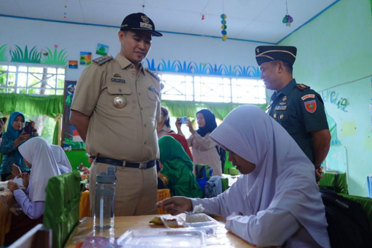 Bupati Pangkep berharap program MBG jangkau semua sekolah