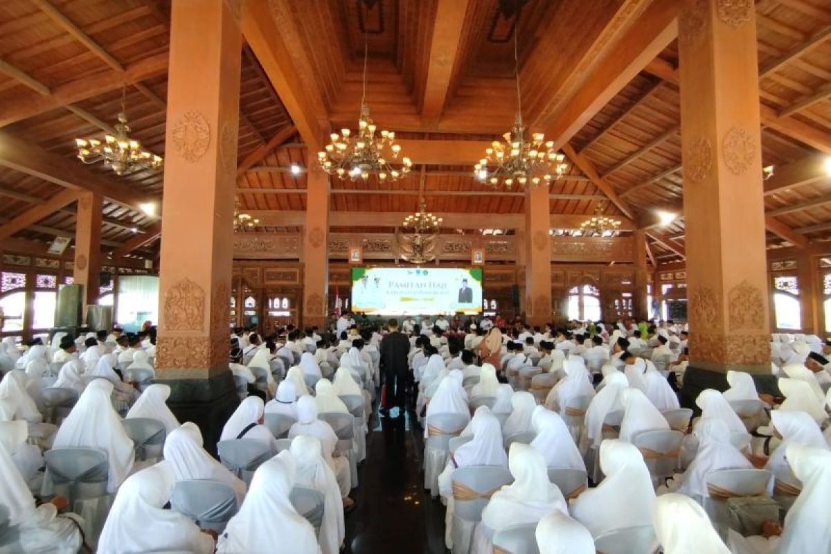 Jamaah Calon Haji Ponorogo terbagi dalam lima kloter