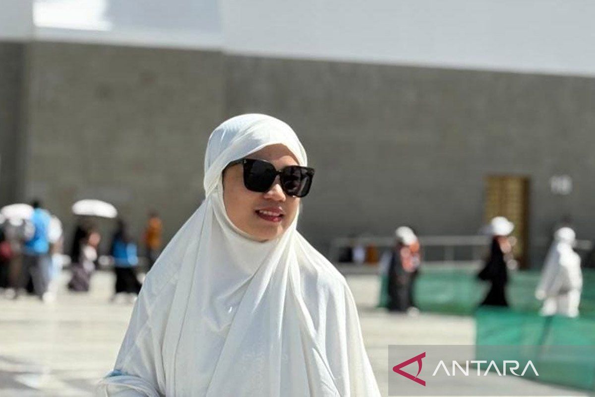 Gantikan ibu yang wafat, Inayatul temani ayahanda ke tanah suci