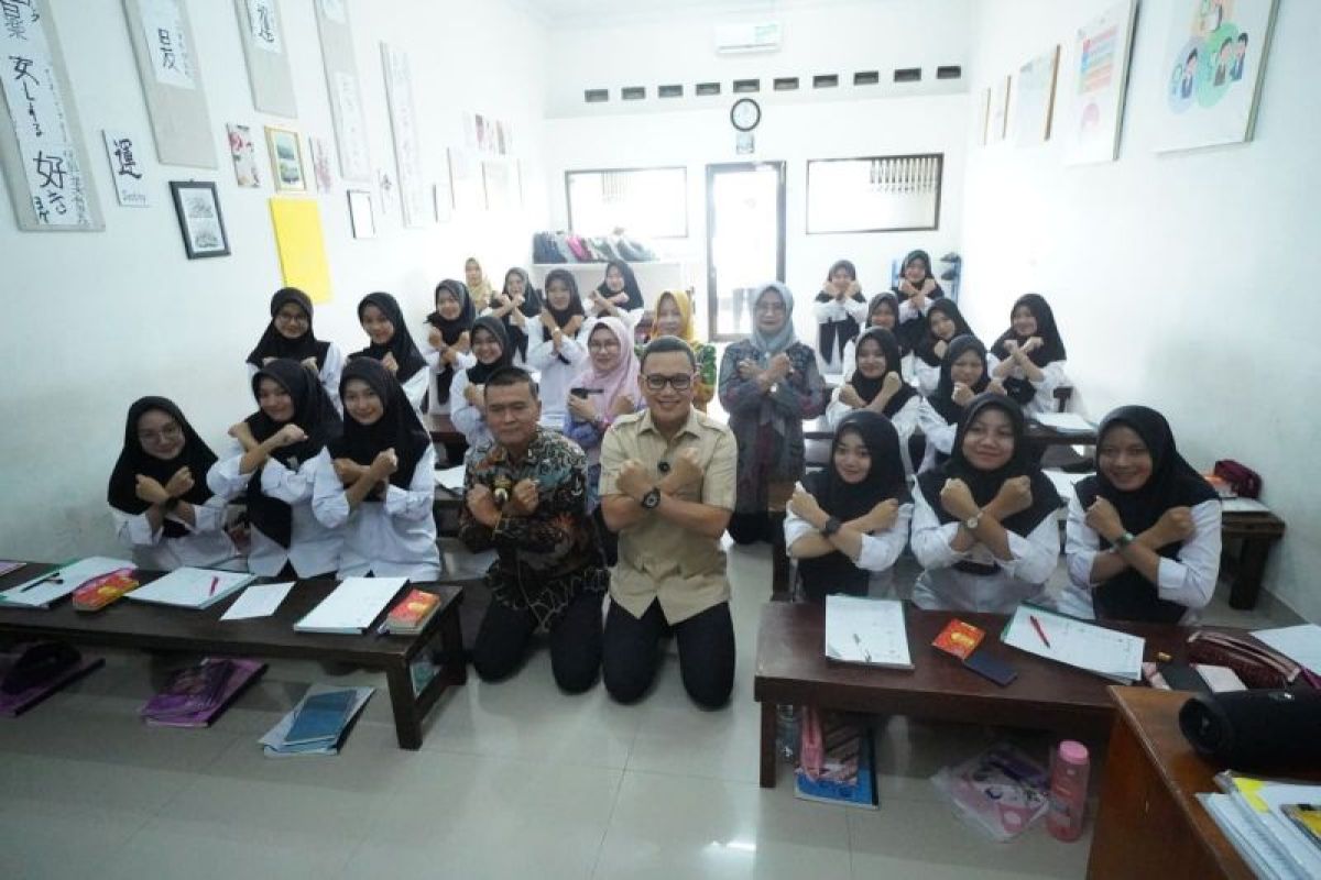 Menteri P2MI ingatkan calon pekerja migran atas modus upah murah