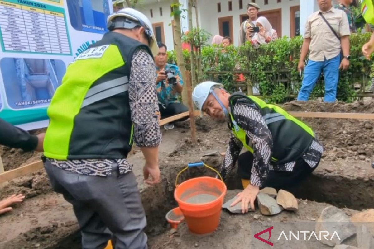 Pemkab Madiun salurkan bantuan pembangunan sanitasi sehat di 473 titik