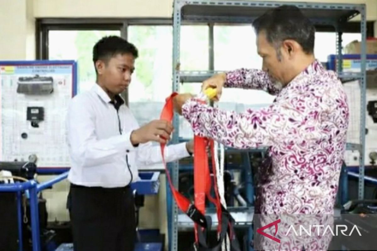 Disnakertrans Karawang dan Politeknik Bandung tingkatkan ketrampilan peserta BLK
