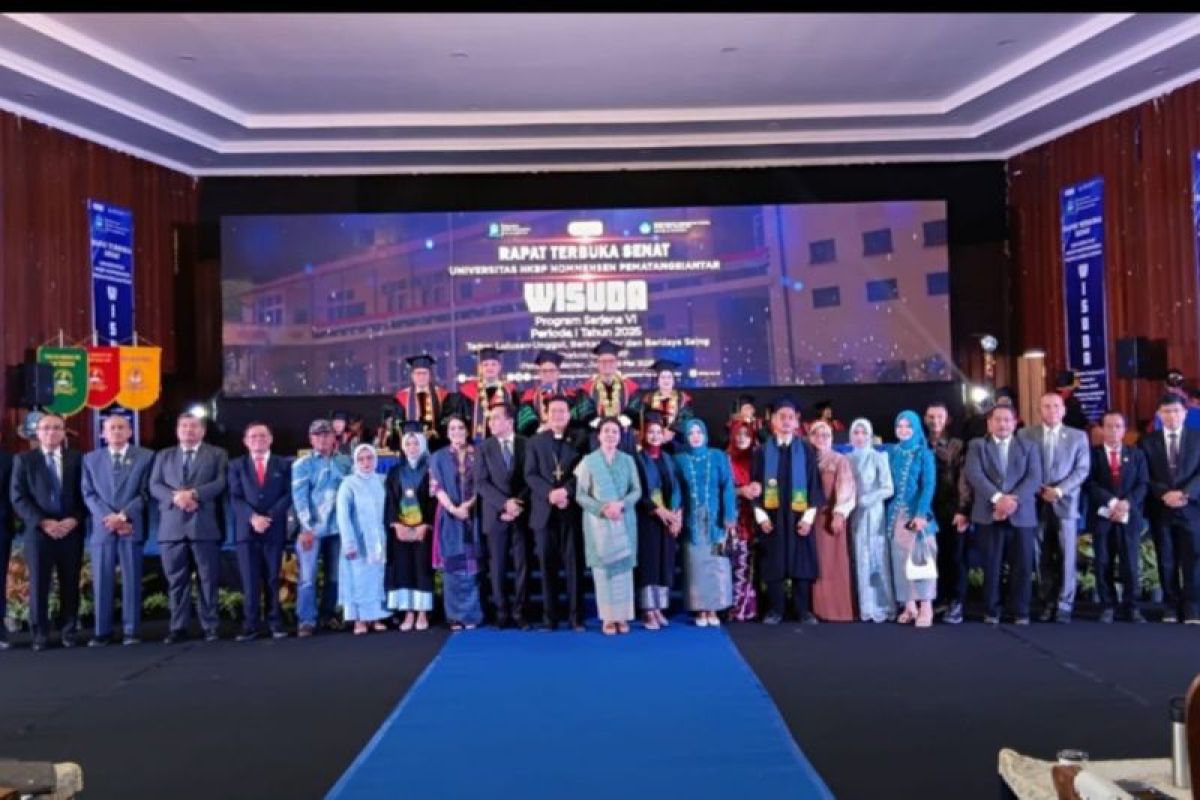 Wisuda Kampus HKBP Nommensen Siantar, Ephorus kagum ternyata ada mahasiswa muslim