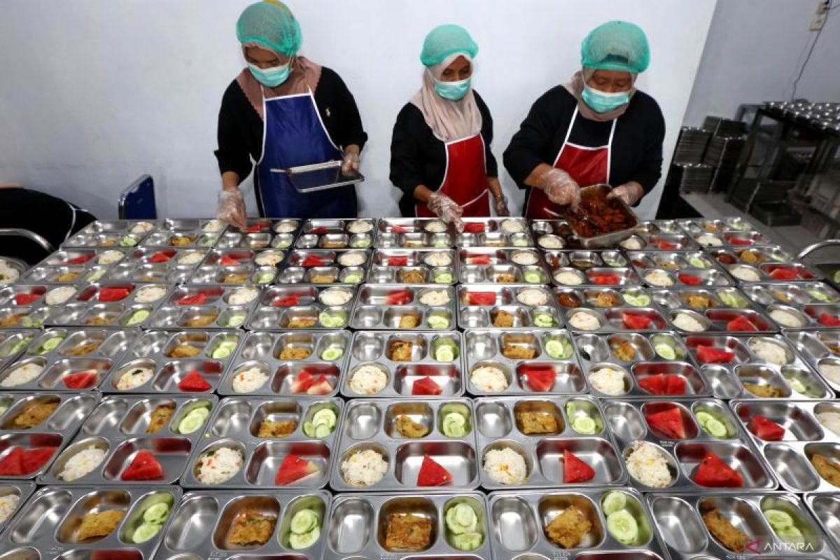 Govt to up free meals budget if beneficiary target is met