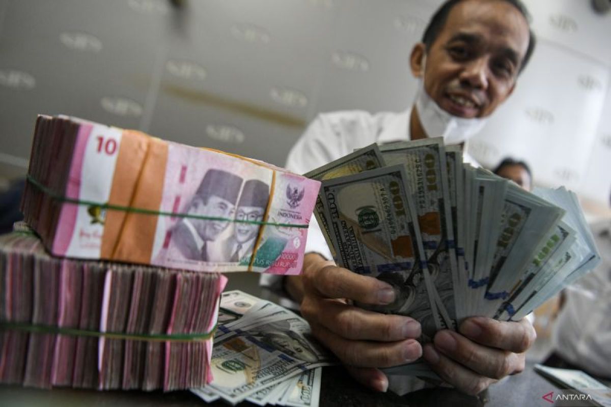 Rupiah diprediksi menguat karena peringkat utang AS turun