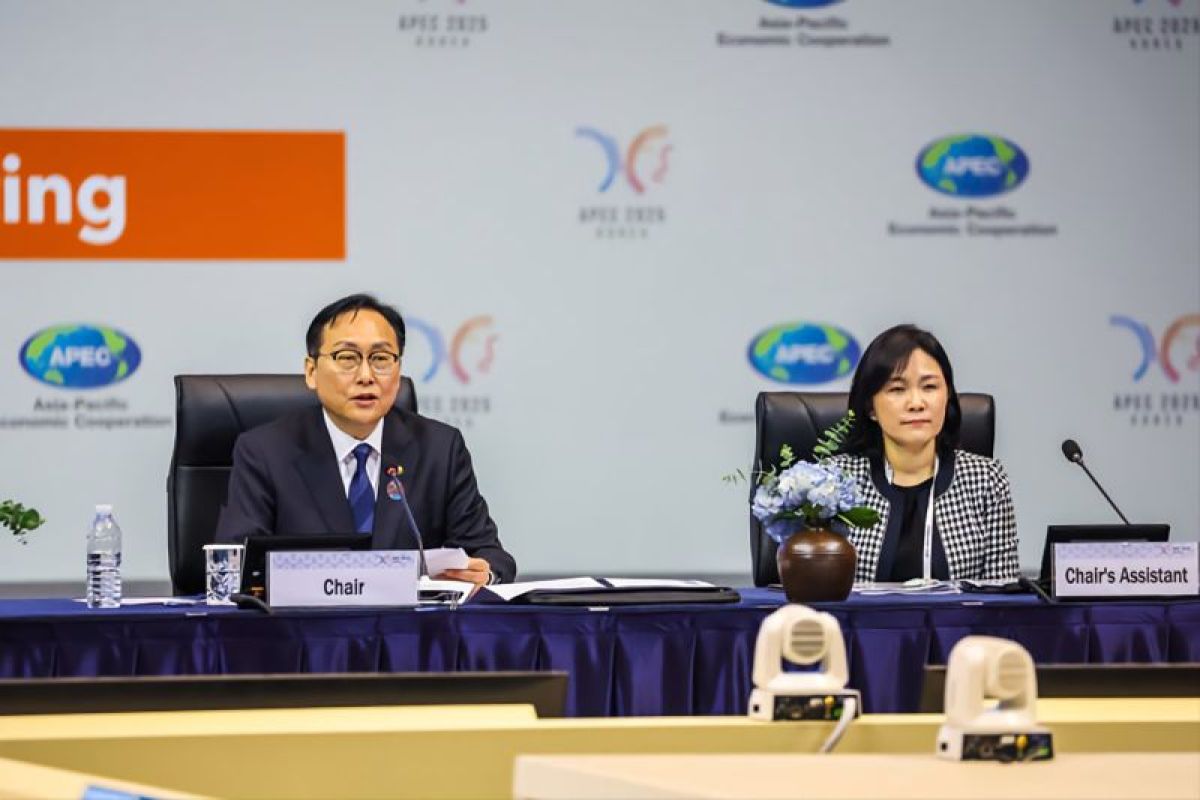 APEC ministers tackle global uncertainty, prioritize trade renewal