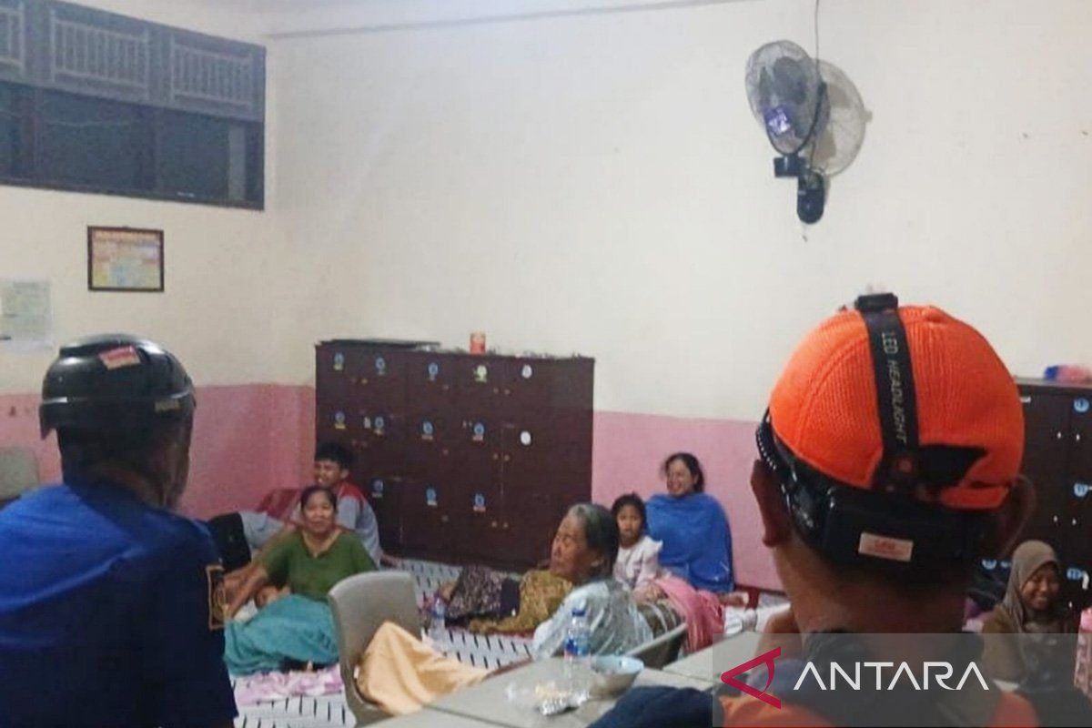 BNPB: 1.300 KK terdampak banjir dan longsor tiga kabupaten di Jabar