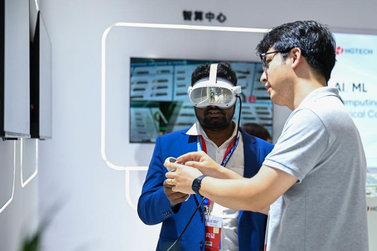 Pameran Optoelektronik China ke-20 dibuka di Wuhan