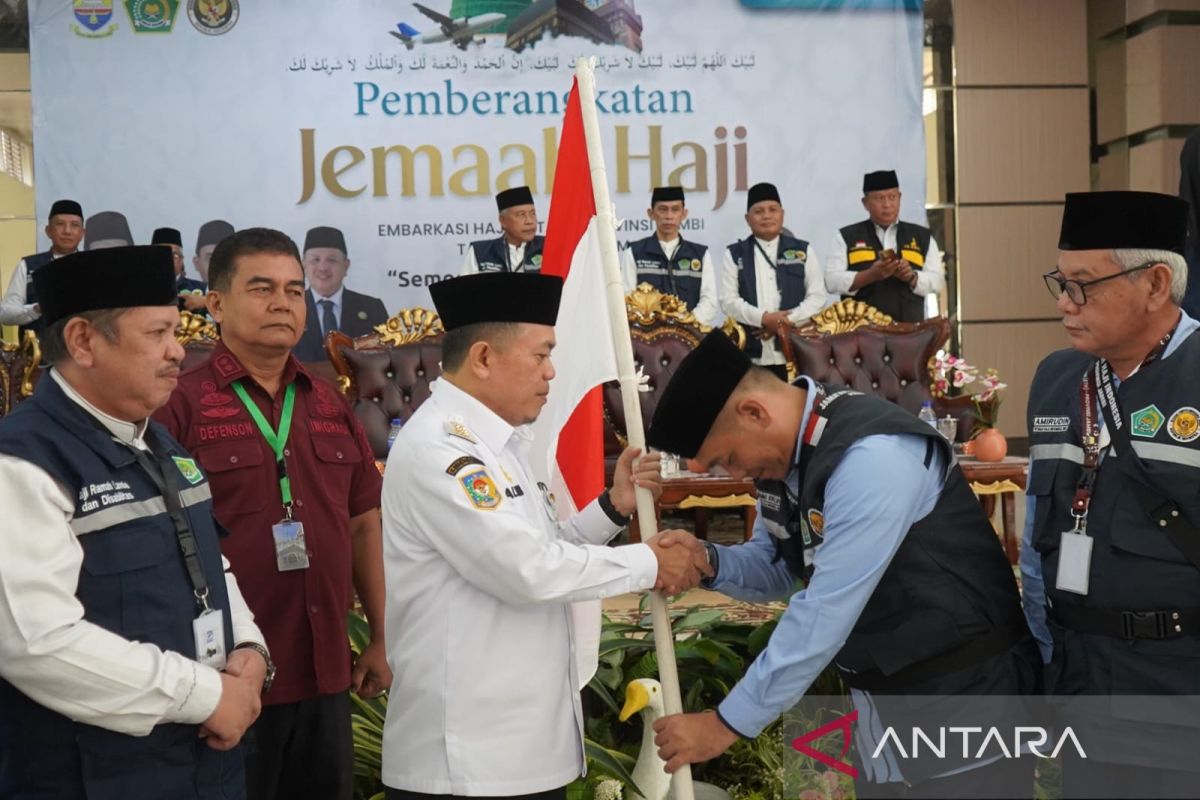Gubernur Jambi lepas 445 calon haji tergabung dalam kloter 16