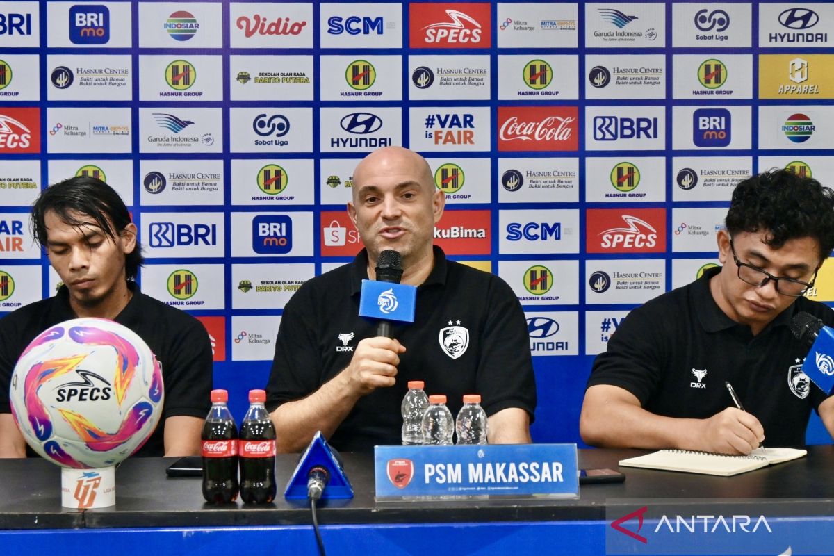 Pelatih Bernardo Tavares dipastikan masih menangani klub PSM Makassar