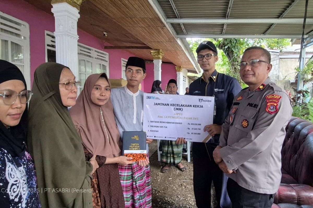 ASABRI salurkan santunan Rp547 juta kepada polisi yang gugur di Buton