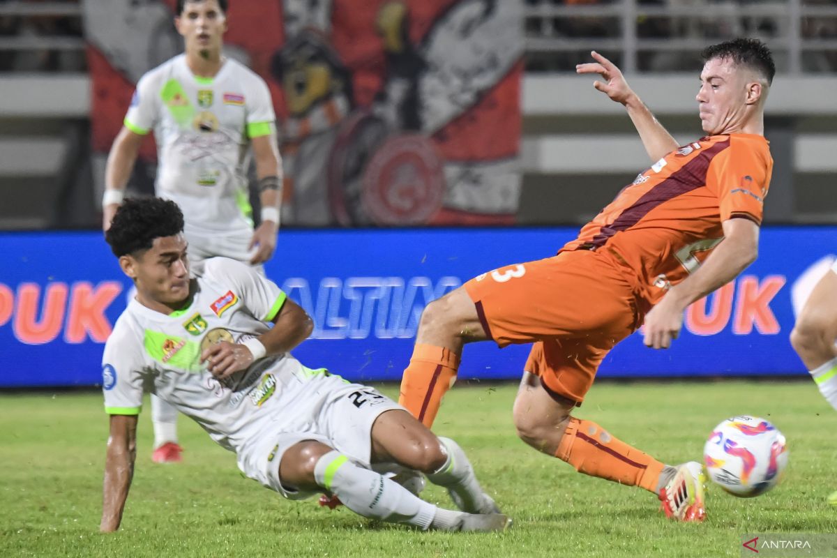 Liga 1 - Borneo FC kontra Persebaya seri 1-1