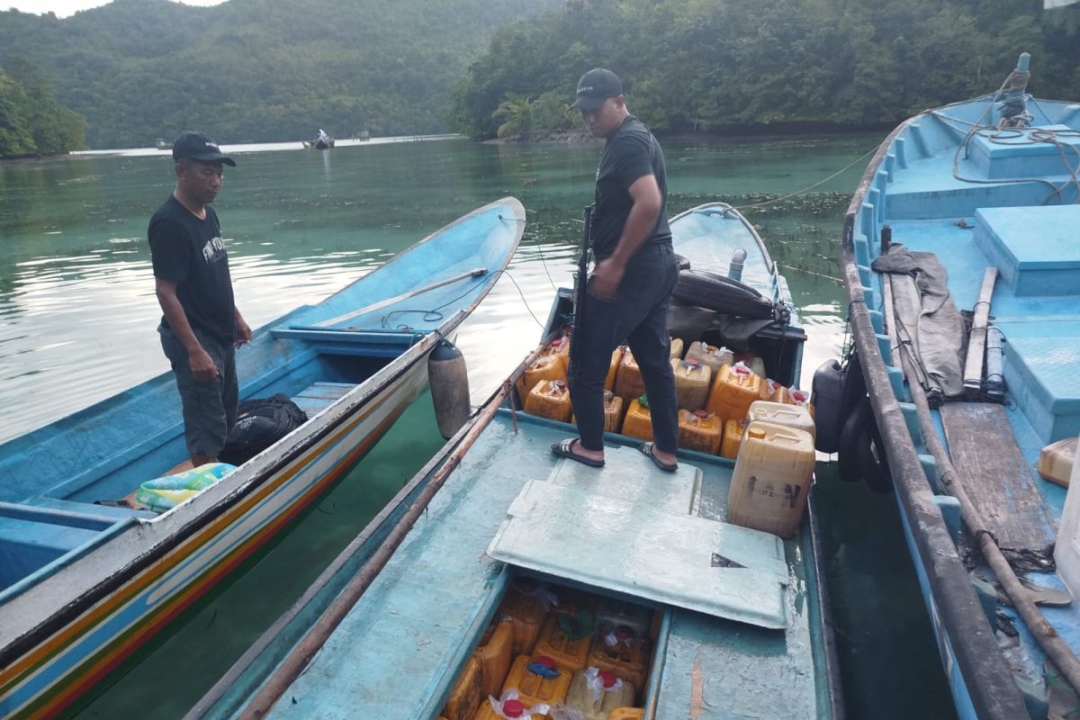 Ditpolaruid gagalkan pengiriman 2,2 ton solar subsidi tujuan Taliabu. Malut