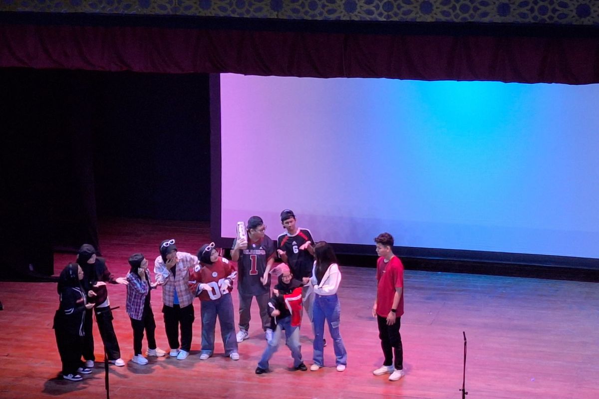 Mantan pebulu tangkis Greysia tersentuh dengan pertunjukan See The Unseen
