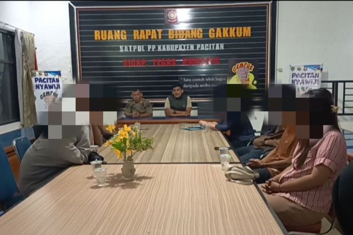 Satpol PP Pacitan amankan sejumlah pasangan tidak sah dalam razia