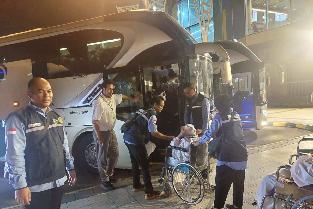Gelombang II dimulai, 14 kloter jemaah haji tiba di Jeddah