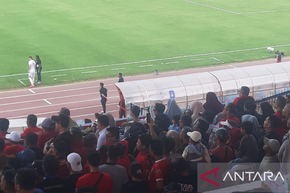 Pratama Arhan pantau pertandingan Semen Padang hadapi Persik