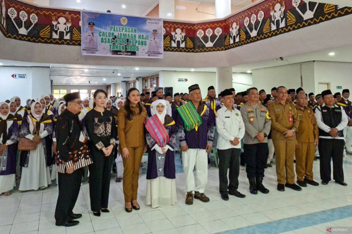 Wakil Wali Kota Kupang melepas keberangkatan 187 calon haji