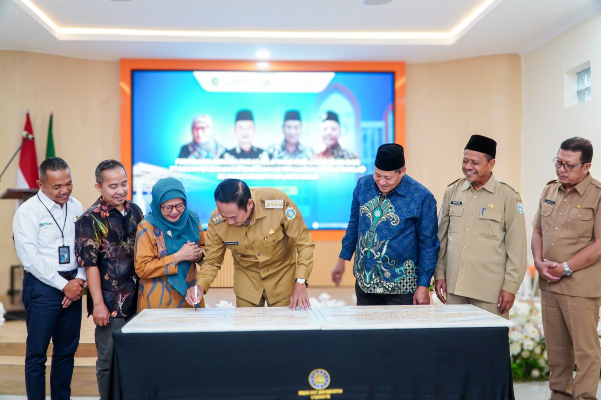Pemkab Lamongan tingkatkan kualitas nakes dan dukung energi bersih