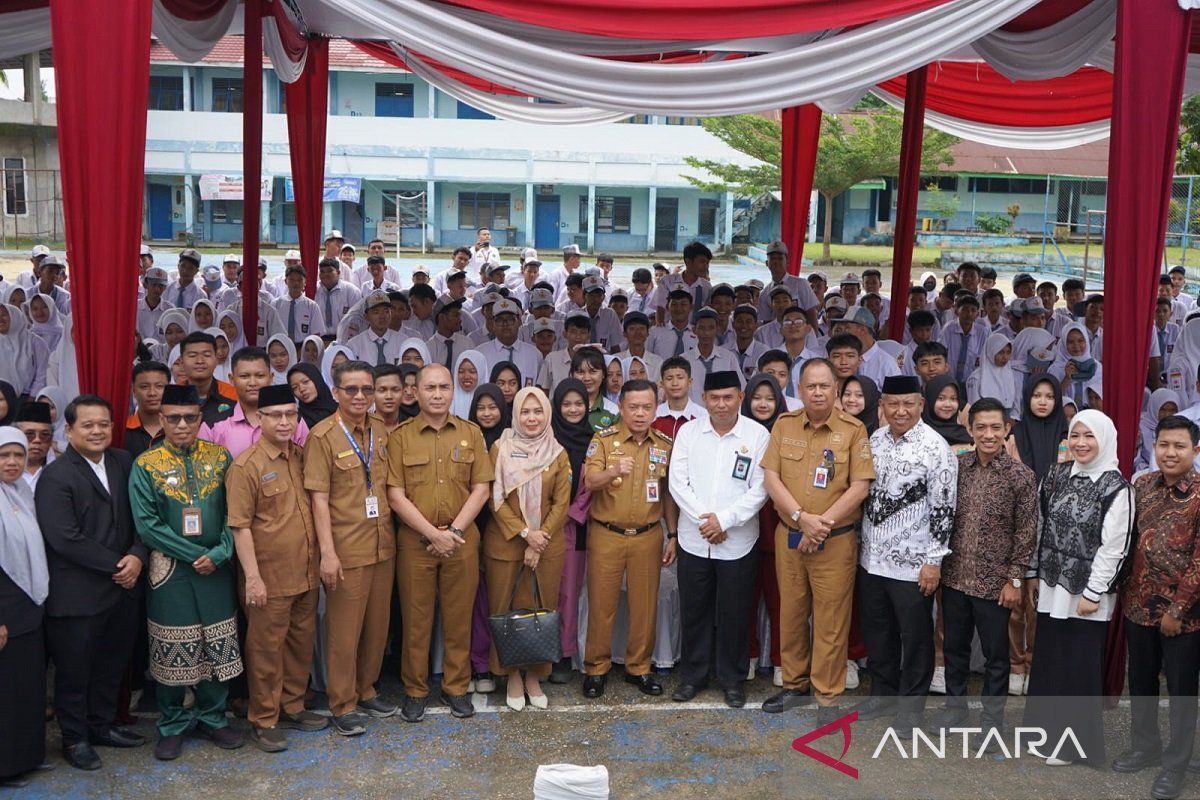 Gubernur Al Haris: Judi 