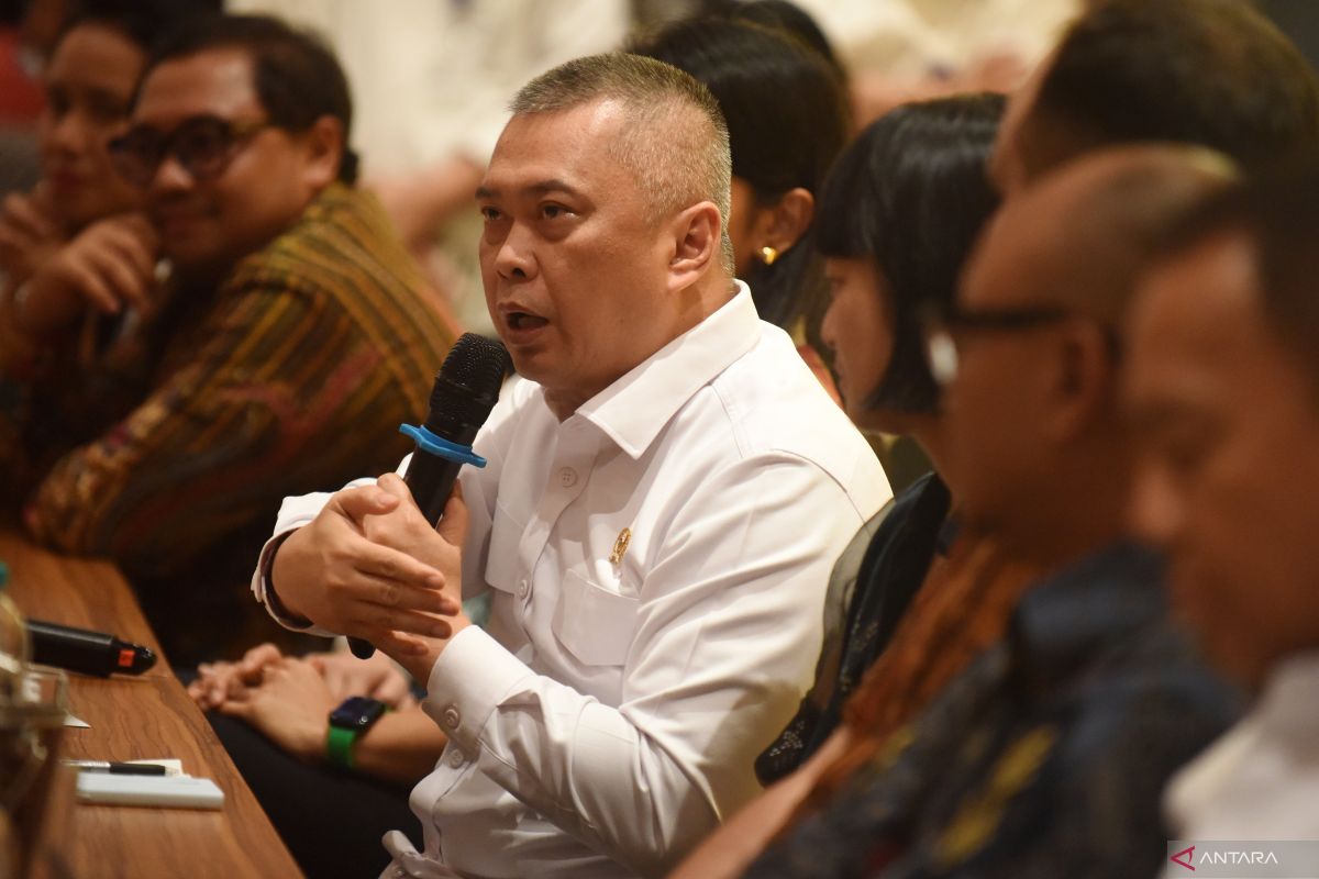 Minister pushes 36 airports to go international for economic equality