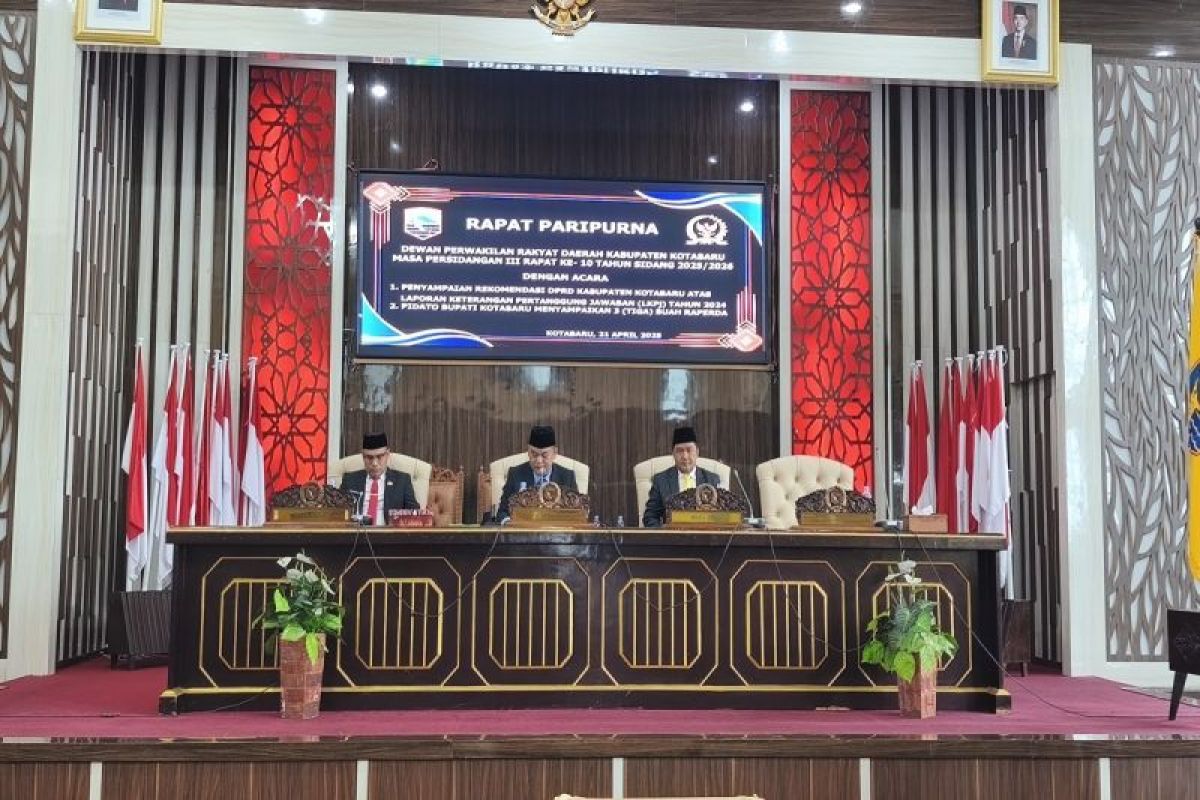 DPRD Kotabaru paripurnakan tiga buah Raperda