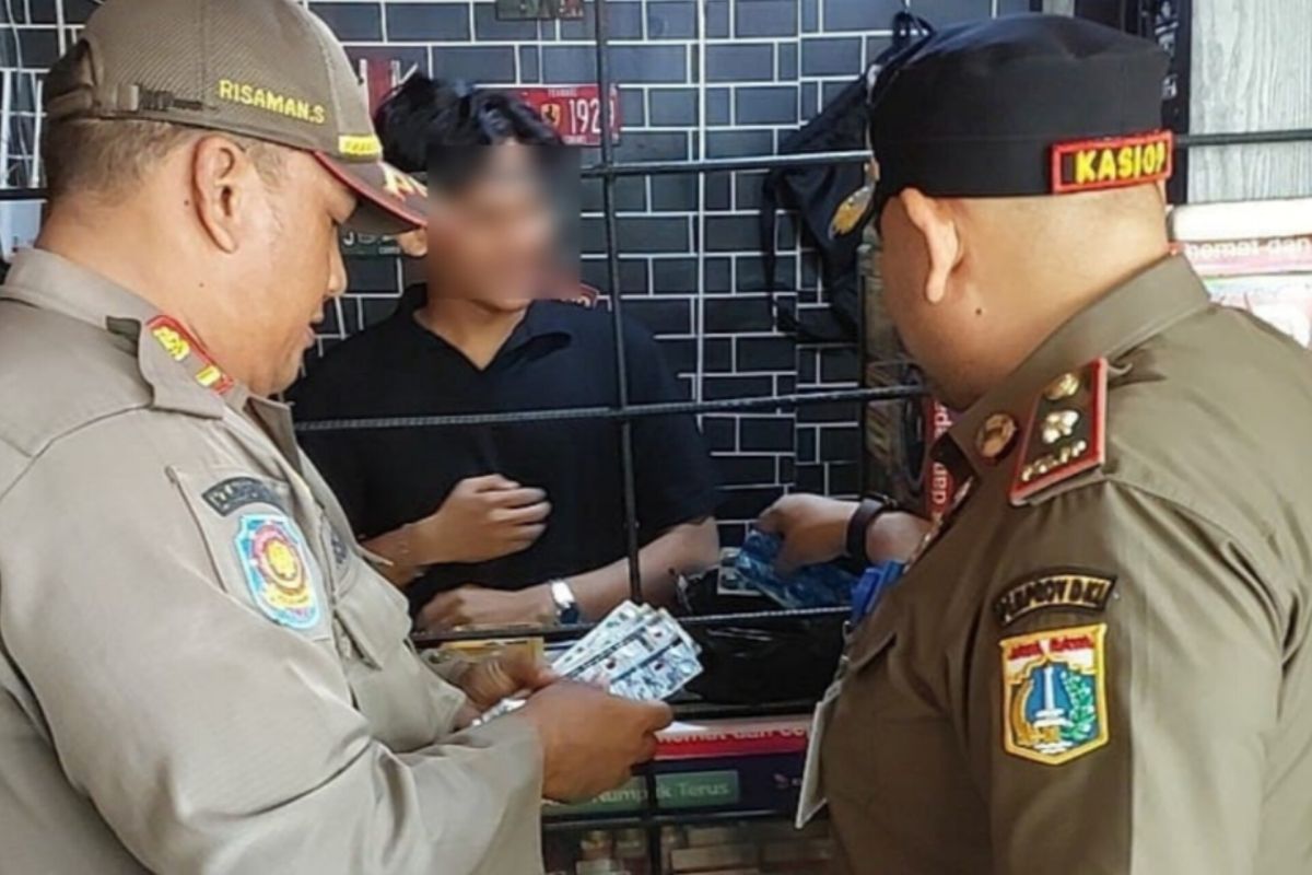 Satpol PP Jaksel musnahkan belasan ribu butir obat ilegal