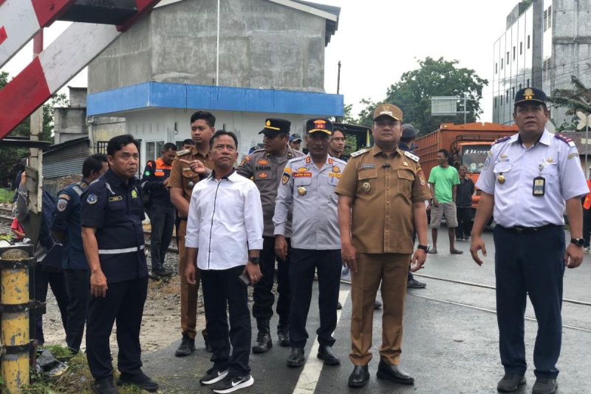 Wabup Asahan resmikan 3 JPL di perlintasan Kota Kisaran
