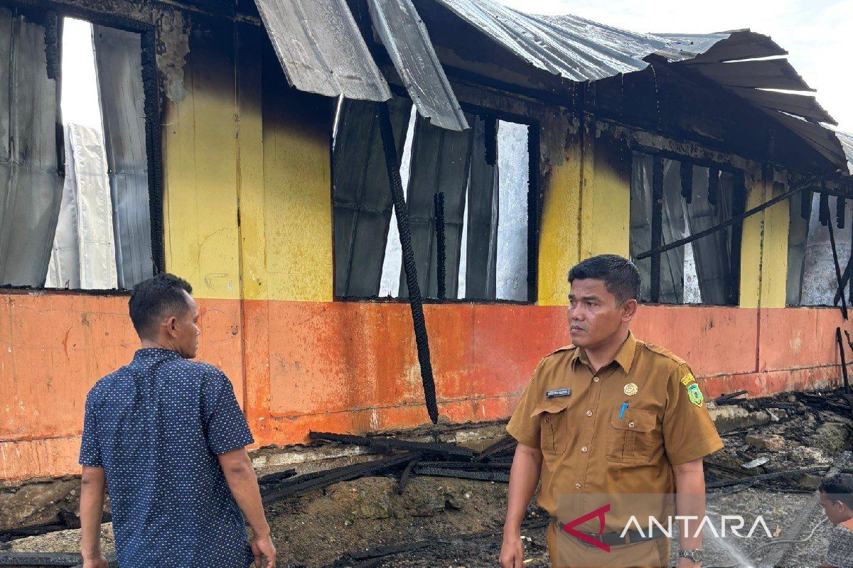 Ruang kelas SDN 1203 Padang Hasior terbakar, Plt Kadis Dikbud Palas : aktivitas ujian siswa kelas VI tetap berlangsung