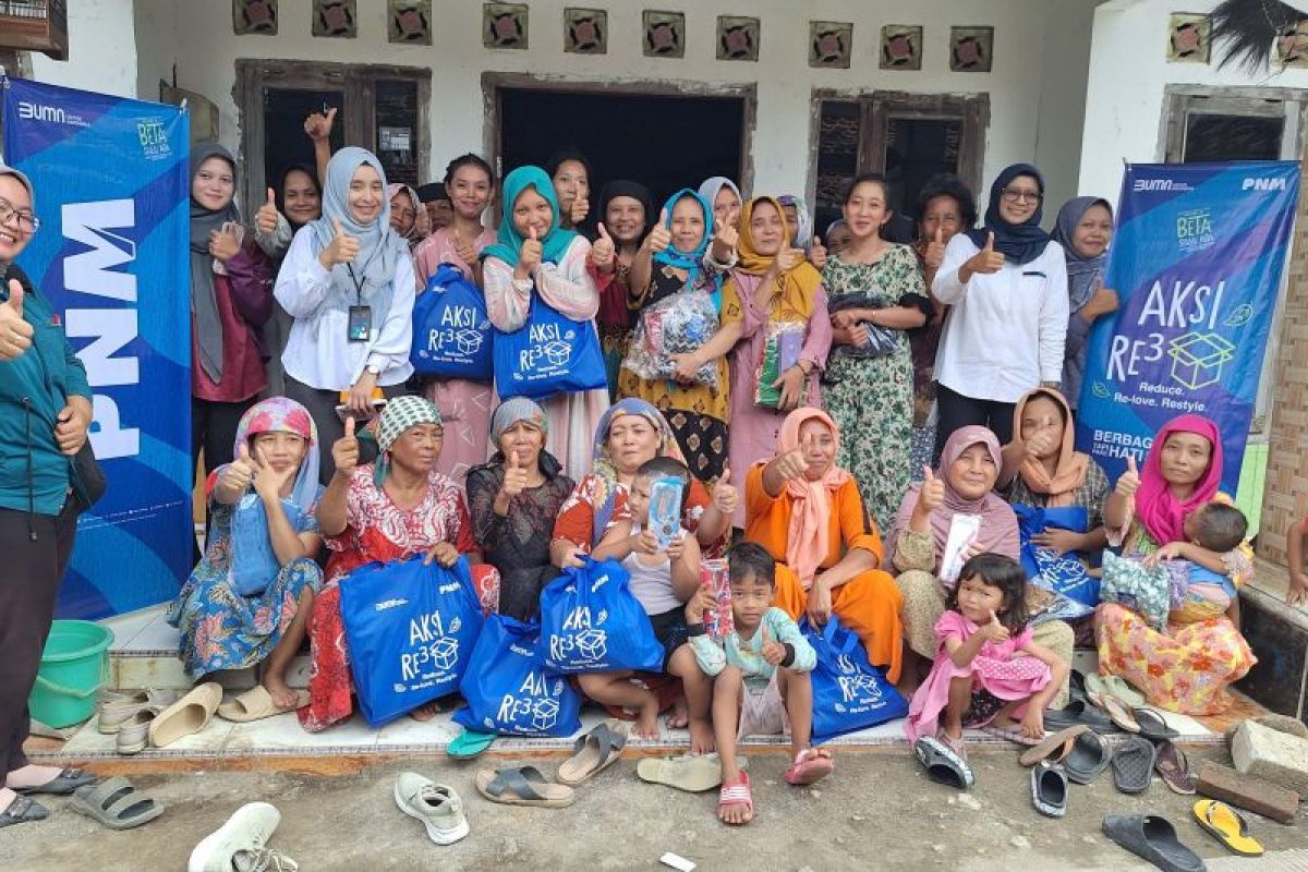 PNM salurkan 10 ton pakaian favorit karyawan dan 60 Kg jins lewat aksi Decluttering