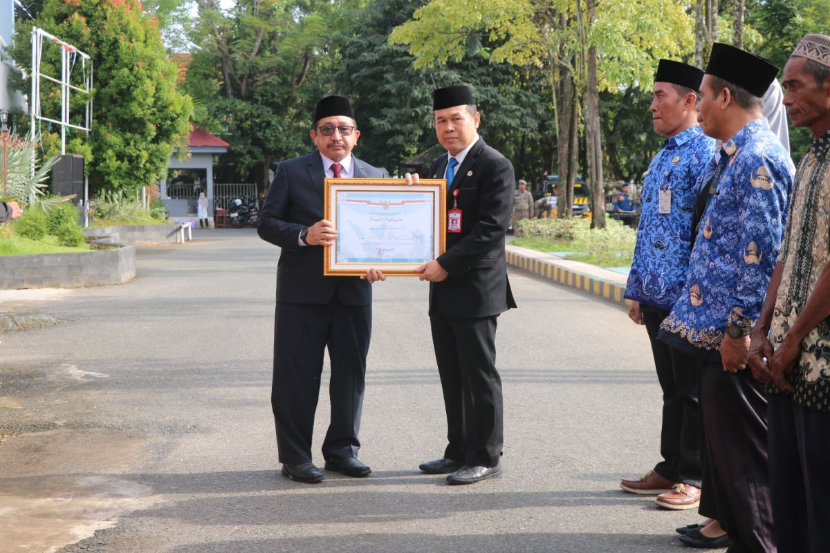 Disdukcapil Banjar raih penghargaan layanan prima dari KemenPAN-RB