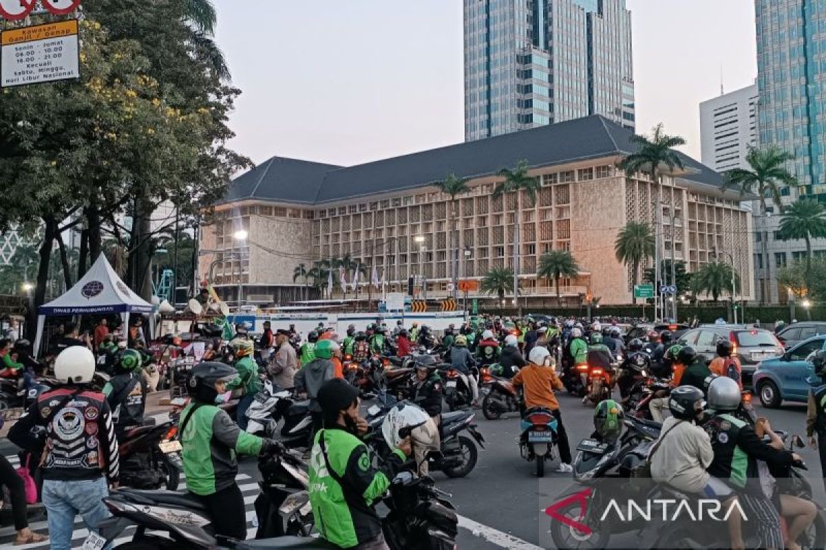 Pengamat nilai demokratisasi ekonomi jadi solusi selesaikan tuntutan ojol
