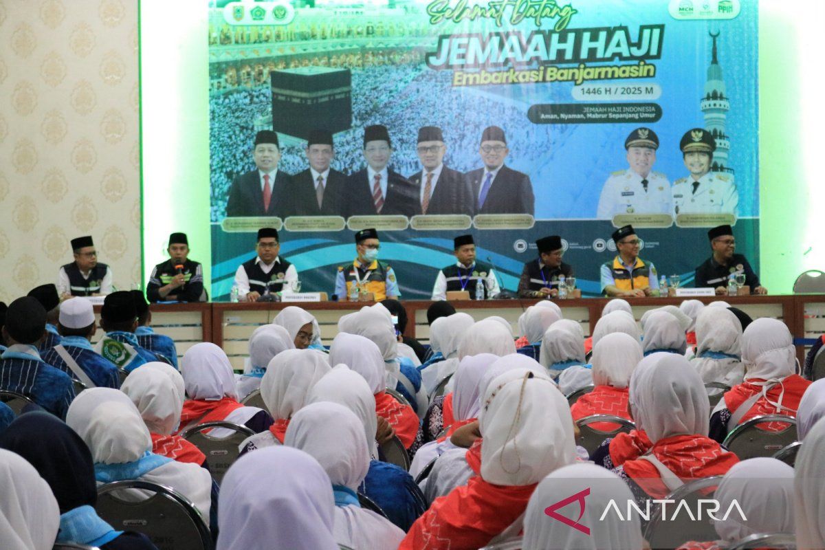 Jamaah Kloter 09 Embarkasi Banjarmasin masuki asrama haji