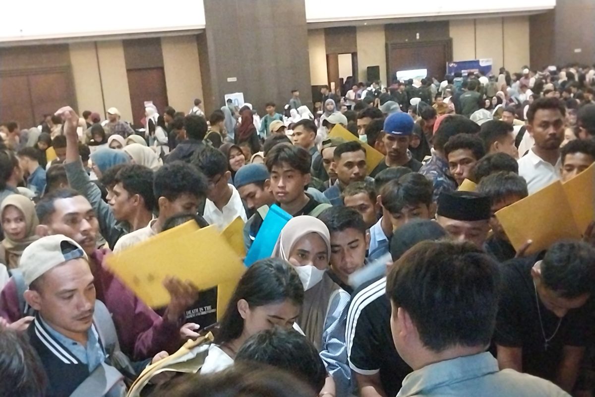Disnaker: Ribuan pencari kerja penuhi lokasi job fair di Malut