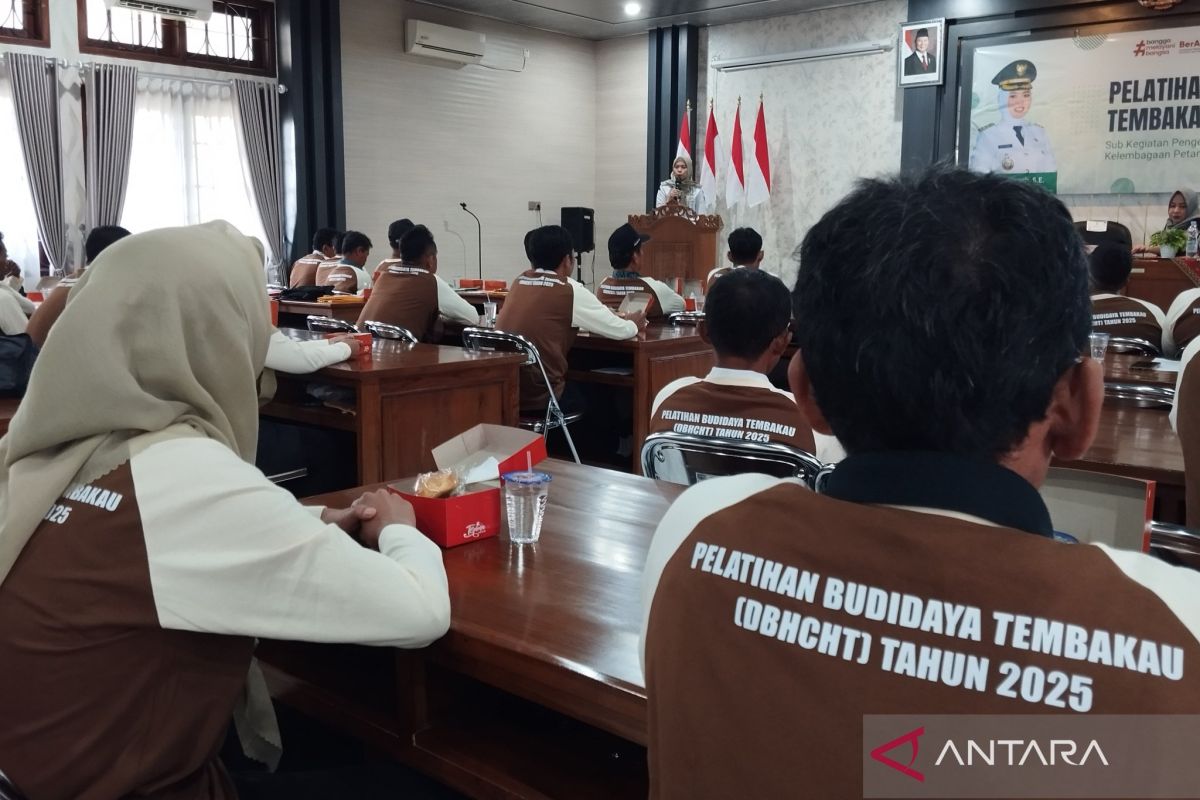 Petani di Kabupaten  Demak diberikan pelatihan budidaya tembakau