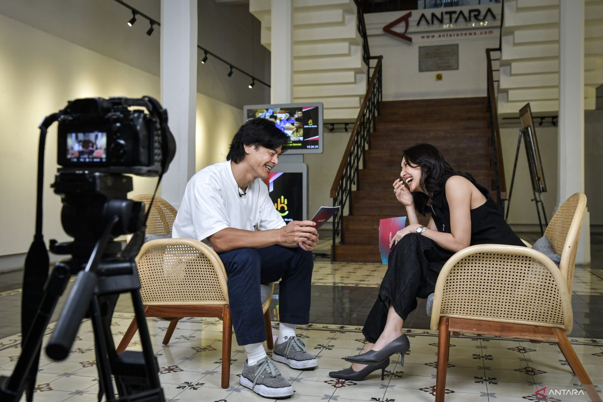 Simak kembali warta tentang film "Sore", Hari Komedi Nasional