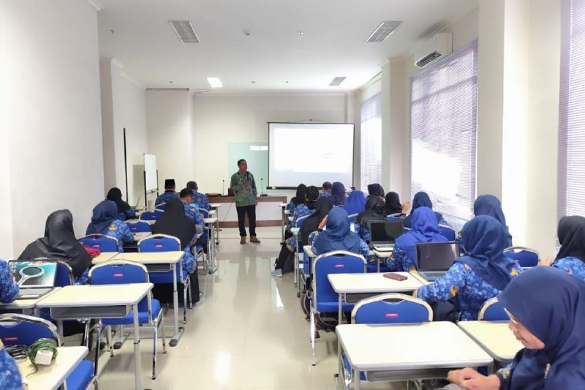 Tenaga pendidik di Kota Tangerang dilatih penggunaan AI