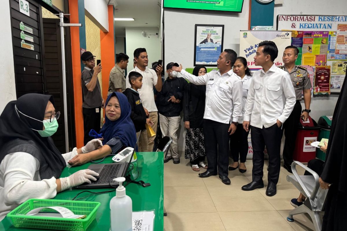 Tinjau CKG, Gibran ingatkan pentingnya akses layanan kesehatan dasar
