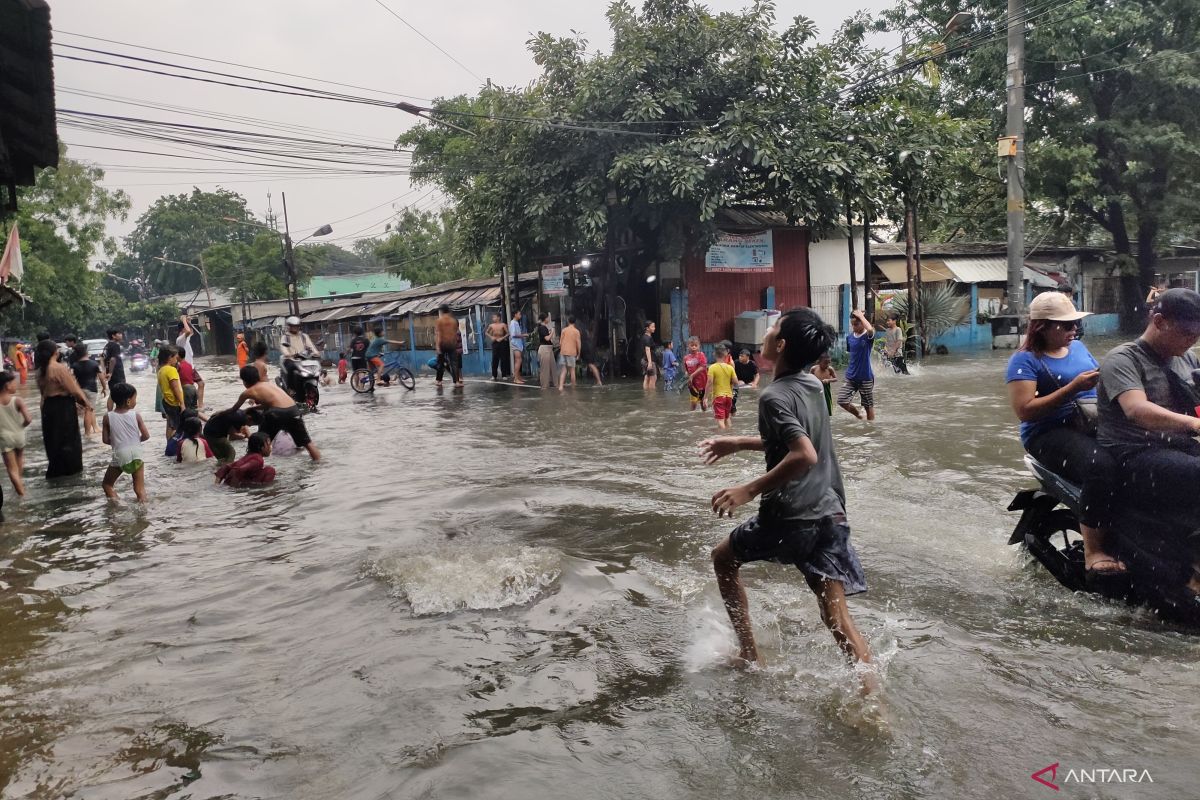 Sebagian wilayah Jakarta diperkirakan hujan pada Selasa sore hingga malam