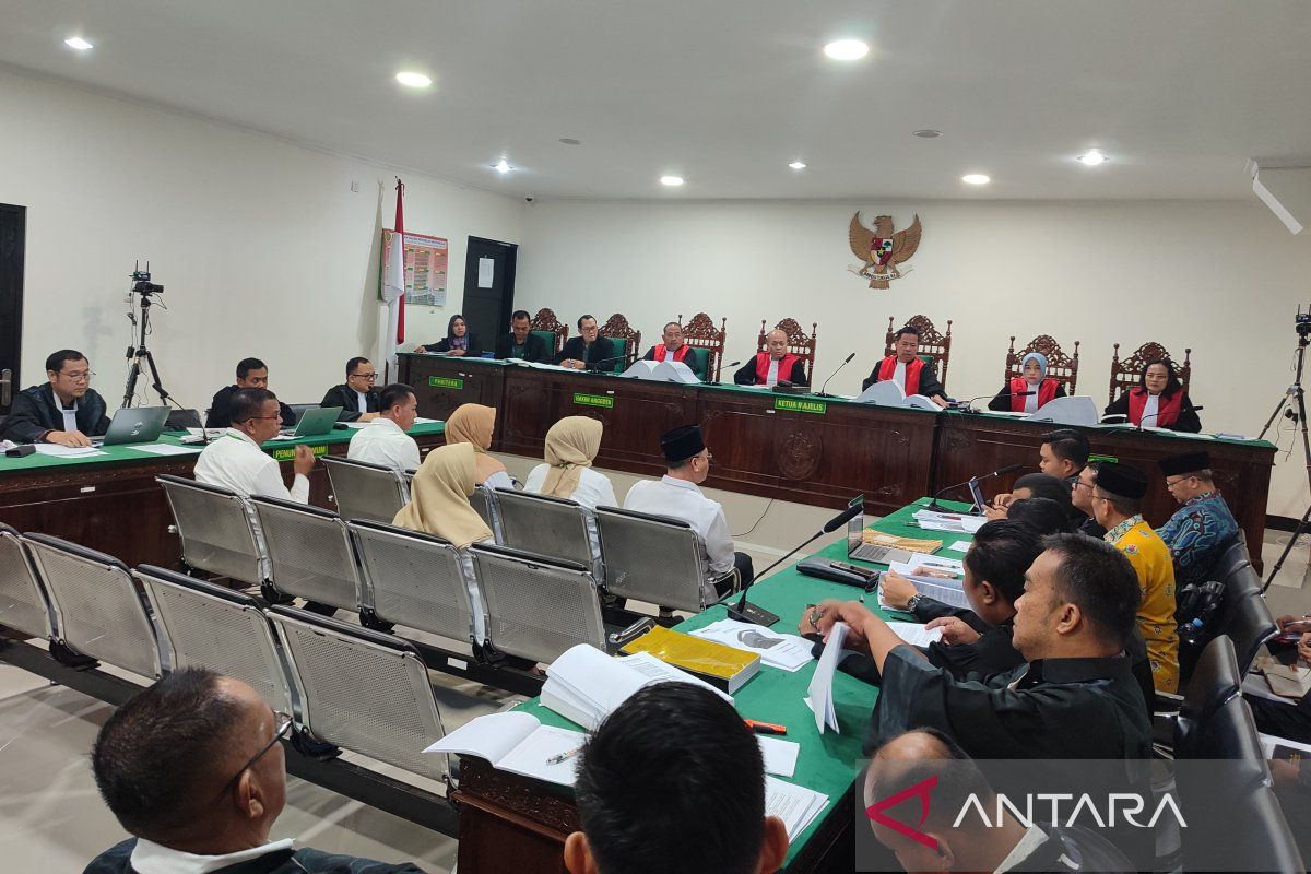 JPU KPK memeriksa enam pejabat Pemprov Bengkulu pada sidang Rohidin